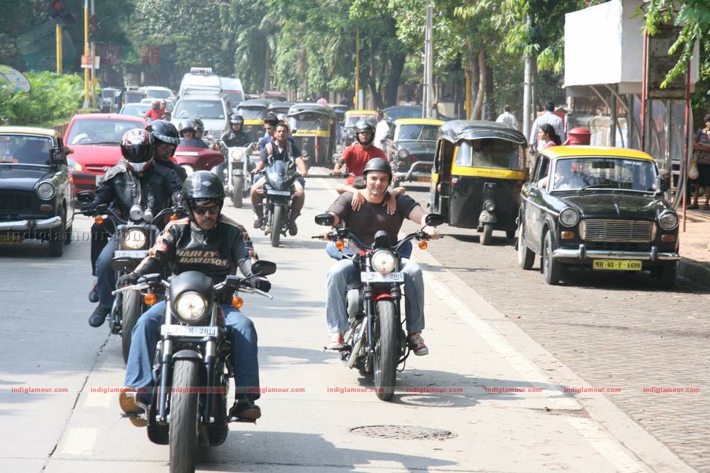 Sohail Khan with his son at Harley Davidson rally Event hd photo