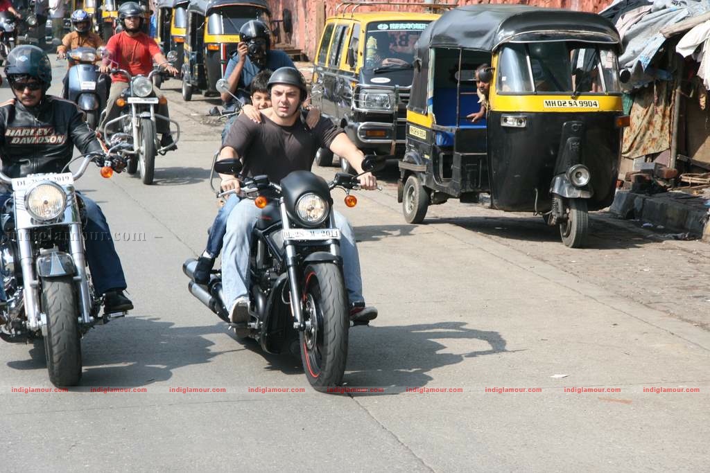 Sohail Khan with his son at Harley Davidson rally Event hd photo
