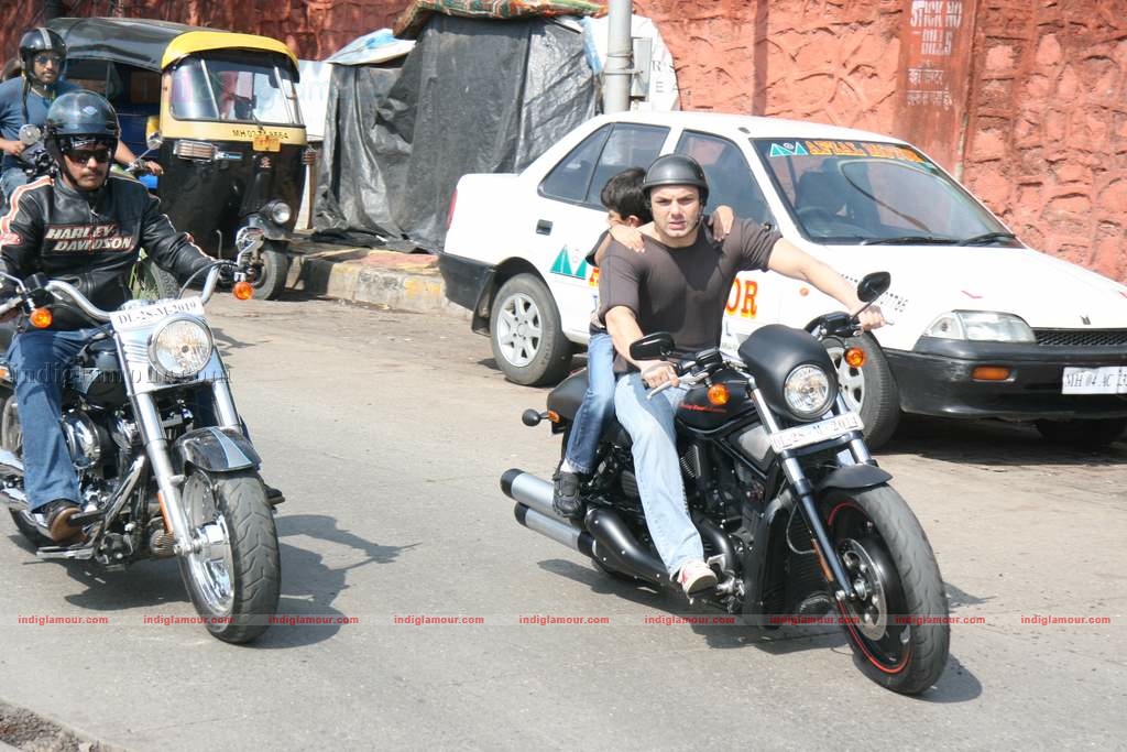 Sohail Khan with his son at Harley Davidson rally Event hd photo