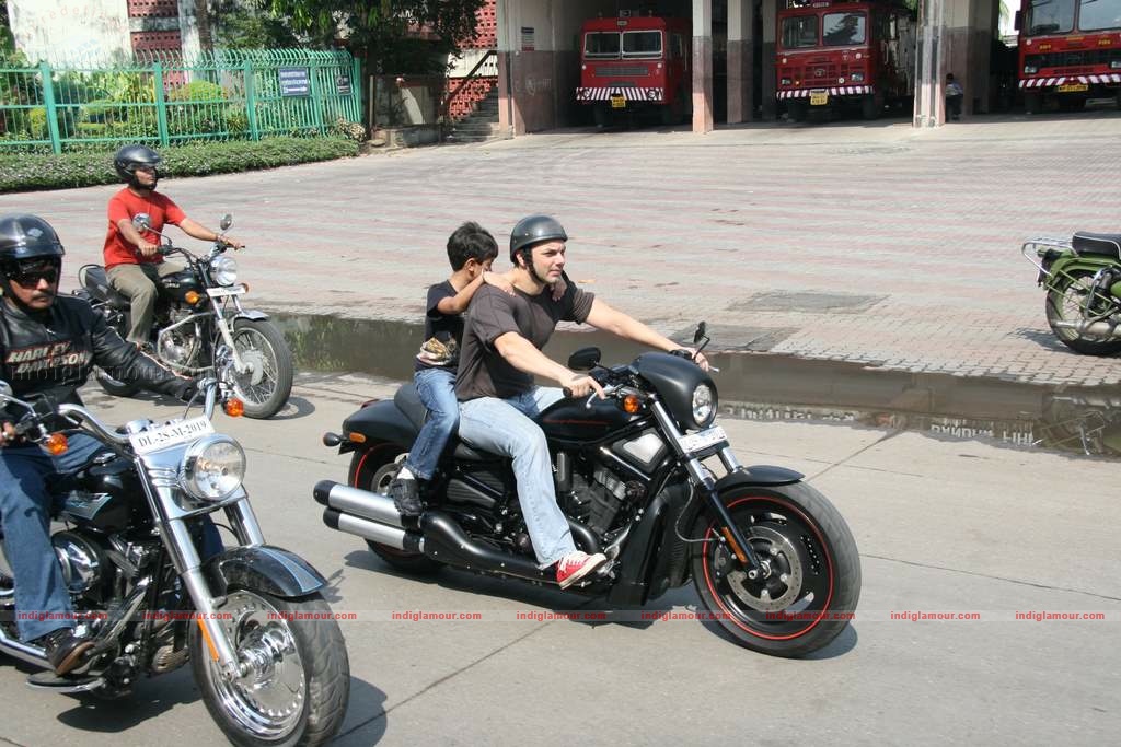 Sohail Khan with his son at Harley Davidson rally Event hd photo