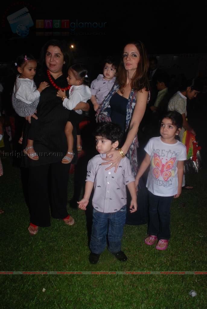 Suzanne Khan, Farah Khan with kids at Children's day celeberations Event hd photo