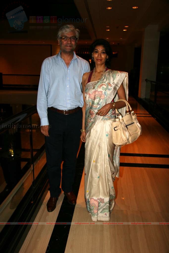 Anjai Tendulkar, Suneil Shetty at Taj Land's End bash Event hd photo