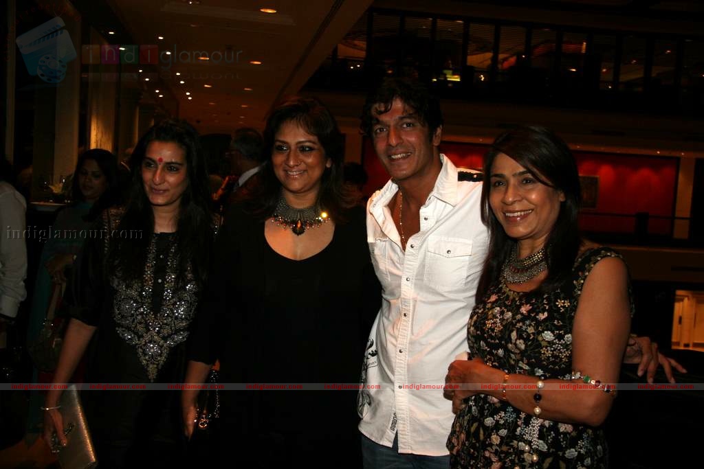 Anjai Tendulkar, Suneil Shetty at Taj Land's End bash Event hd photo