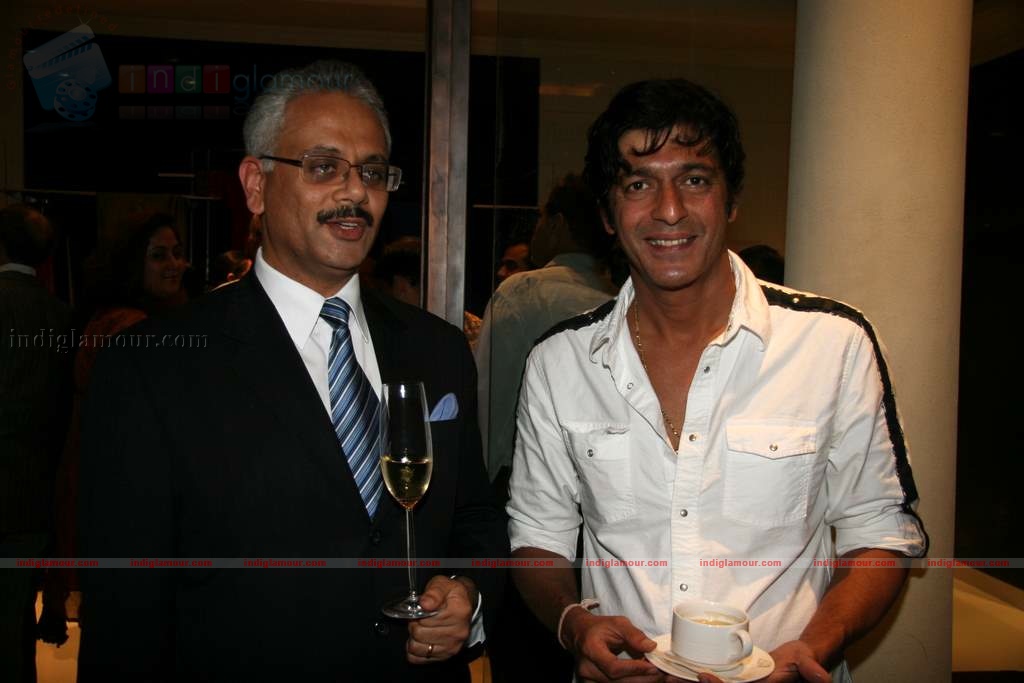 Anjai Tendulkar, Suneil Shetty at Taj Land's End bash Event hd photo