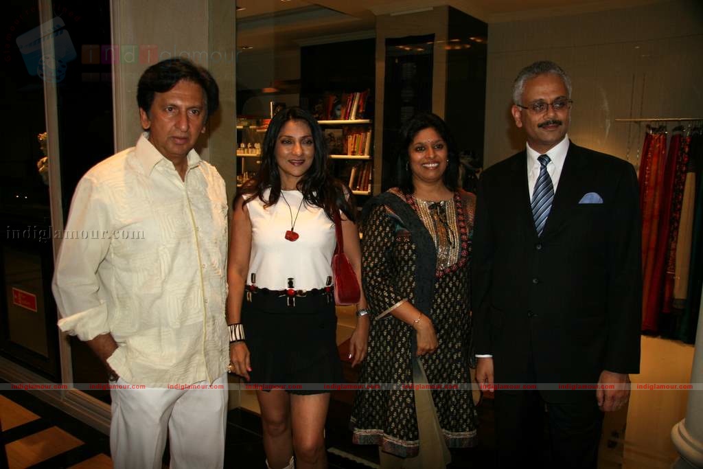 Anjai Tendulkar, Suneil Shetty at Taj Land's End bash Event hd photo