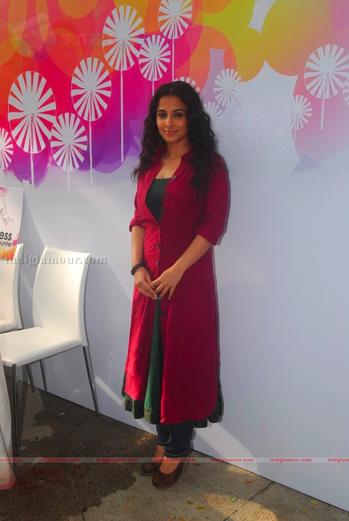 Vidya Balan graces Elle Carnival for Breast Cancer Awareness Event hd photo