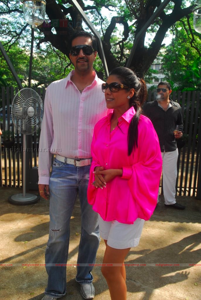 Vidya Balan graces Elle Carnival for Breast Cancer Awareness Event hd photo