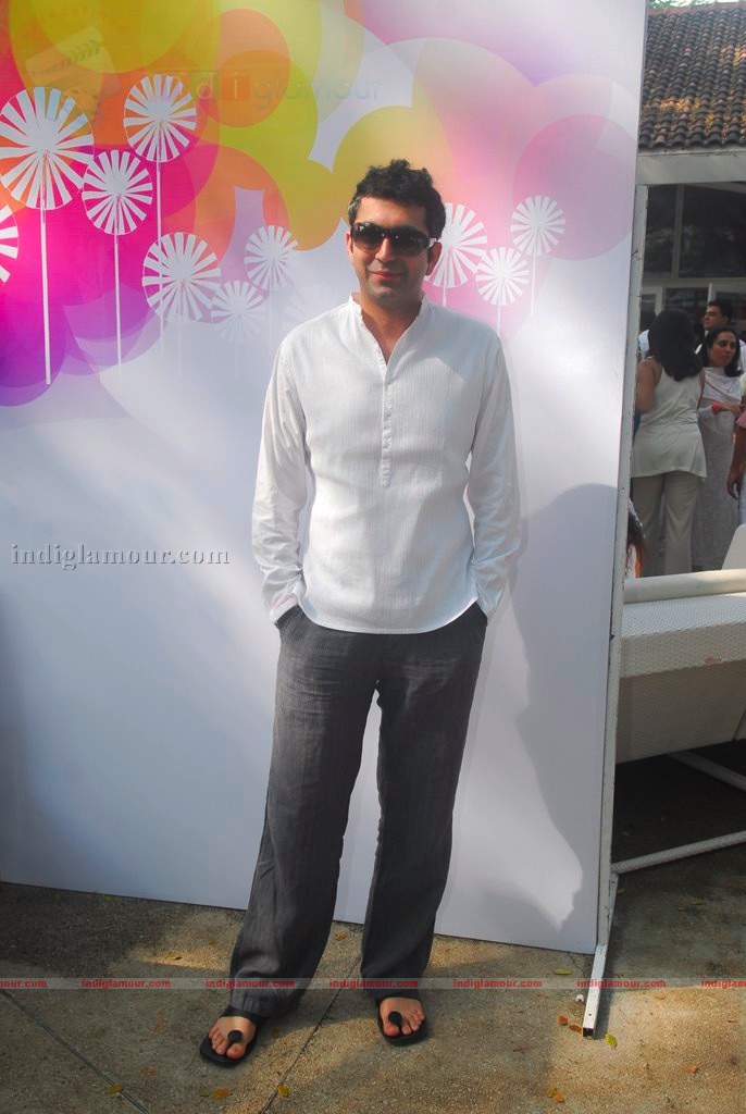 Vidya Balan graces Elle Carnival for Breast Cancer Awareness Event hd photo
