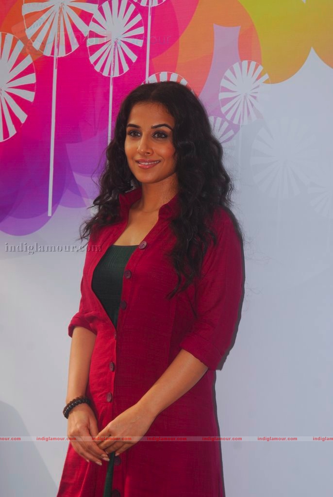 Vidya Balan graces Elle Carnival for Breast Cancer Awareness Event hd photo