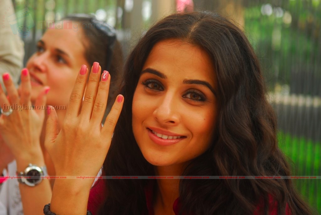Vidya Balan graces Elle Carnival for Breast Cancer Awareness Event hd photo