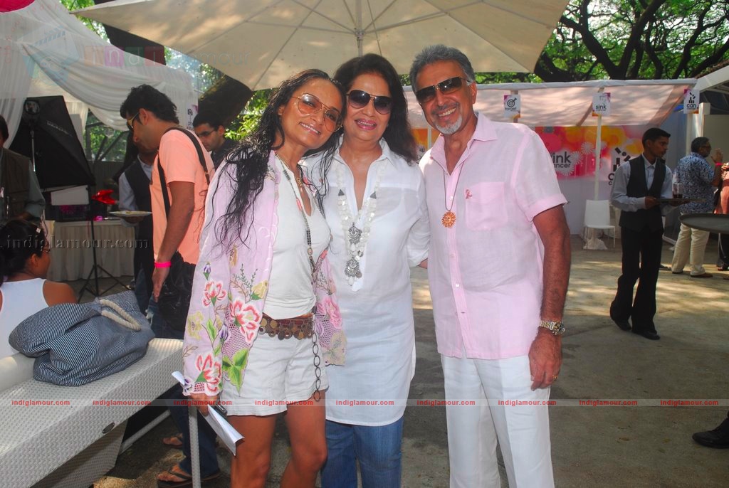 Vidya Balan graces Elle Carnival for Breast Cancer Awareness Event hd photo