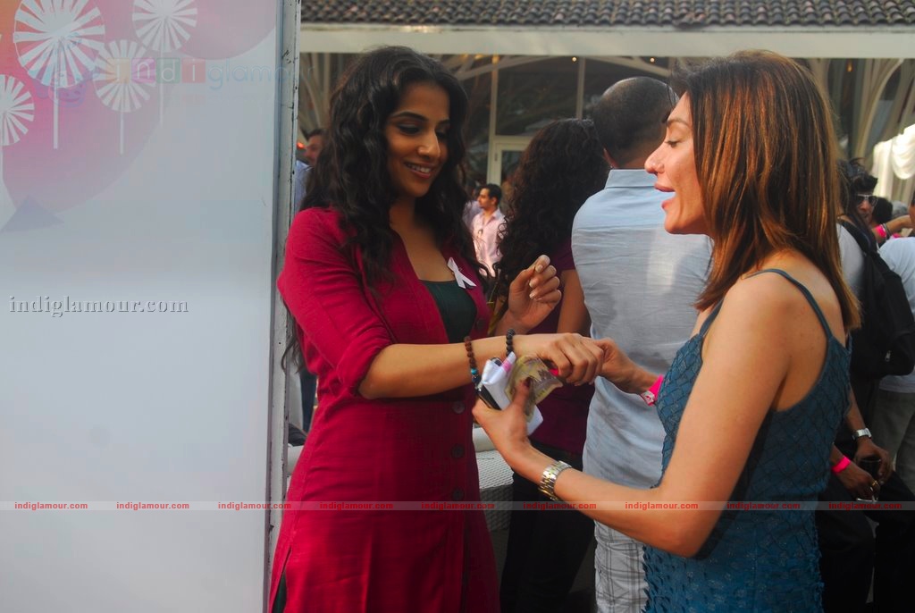 Vidya Balan graces Elle Carnival for Breast Cancer Awareness Event hd photo