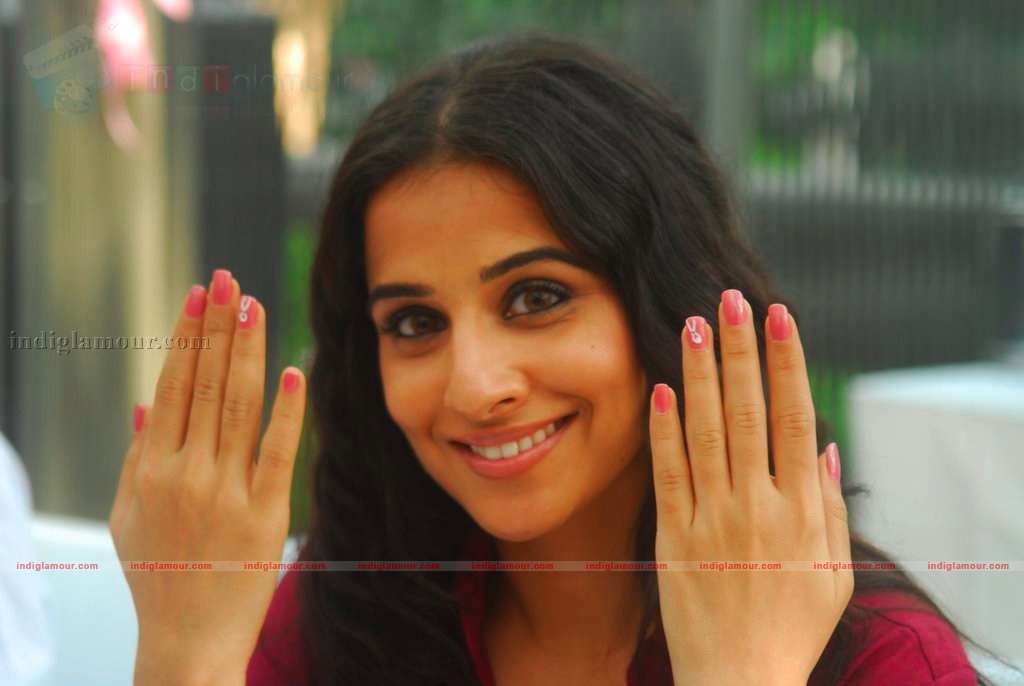 Vidya Balan graces Elle Carnival for Breast Cancer Awareness Event hd photo
