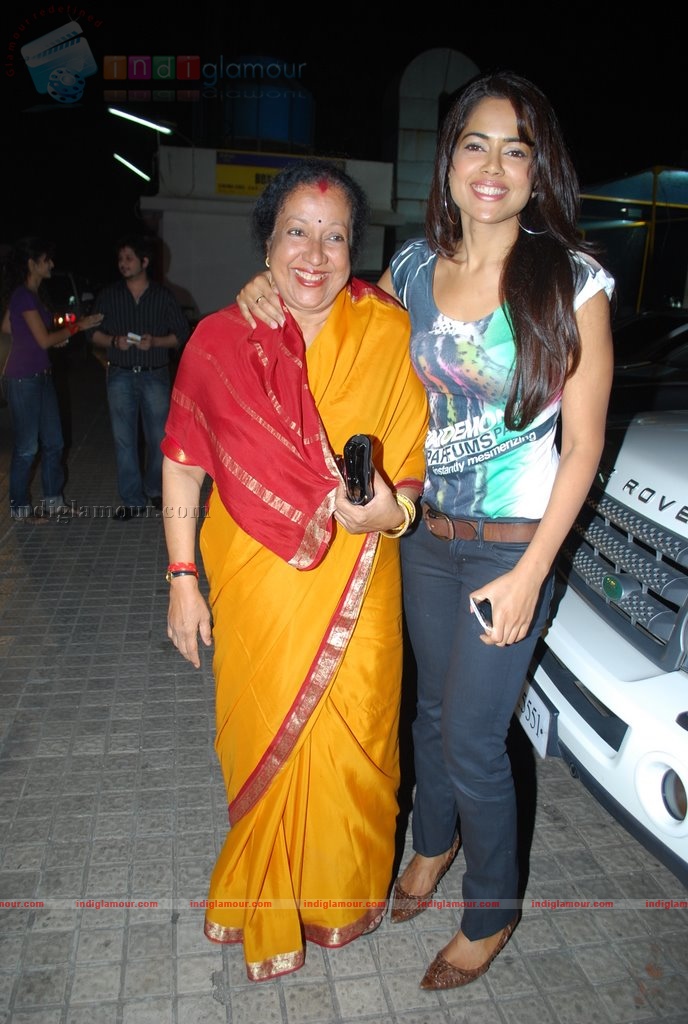 Akshay Kumar, Twinkle, Neha and Sameera at De Dhana Dan screening Event hd photo