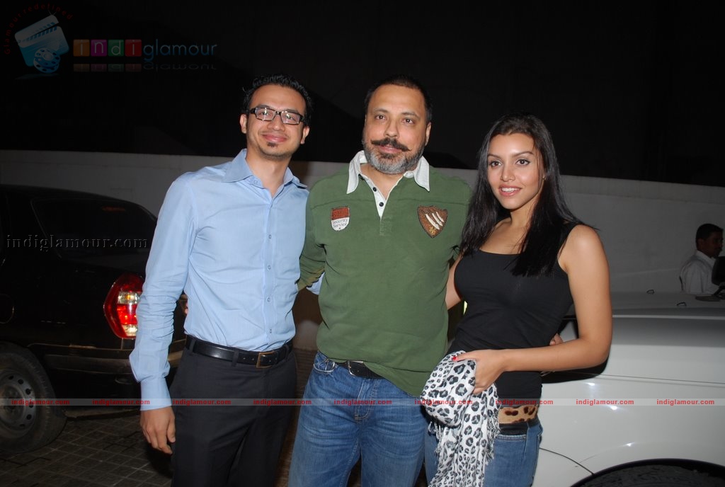 Akshay Kumar, Twinkle, Neha and Sameera at De Dhana Dan screening Event hd photo