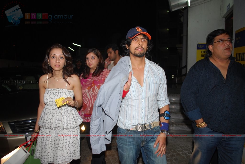 Akshay Kumar, Twinkle, Neha and Sameera at De Dhana Dan screening Event hd photo