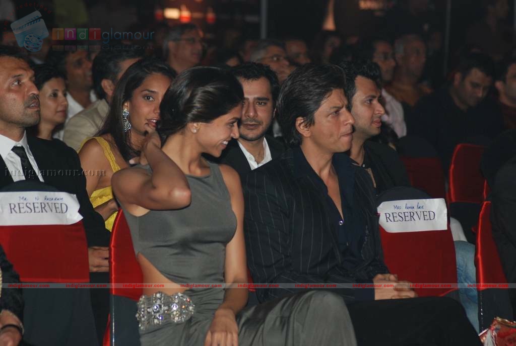 SRK, Katrina, Deepika at Cosmopolitan Awards Event hd photo