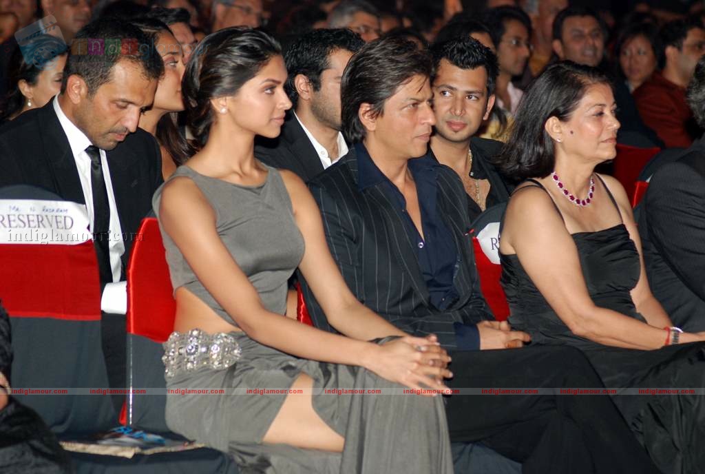 SRK, Katrina, Deepika at Cosmopolitan Awards Event hd photo