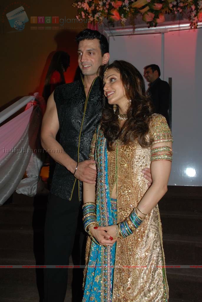 Isha Koppikar's wedding reception Event hd photo