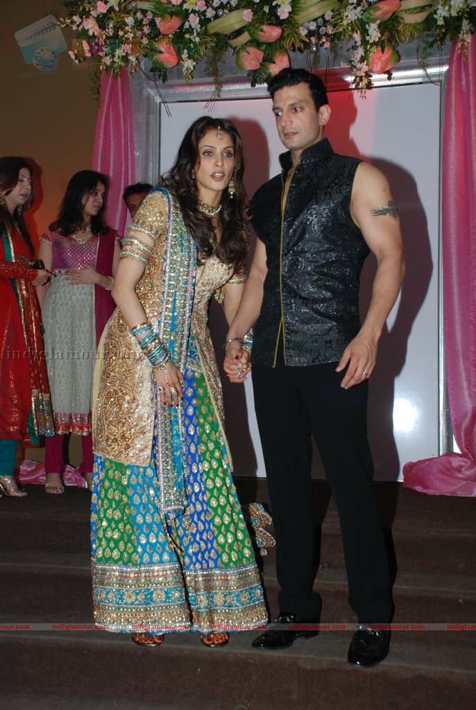 Isha Koppikar's wedding reception Event hd photo