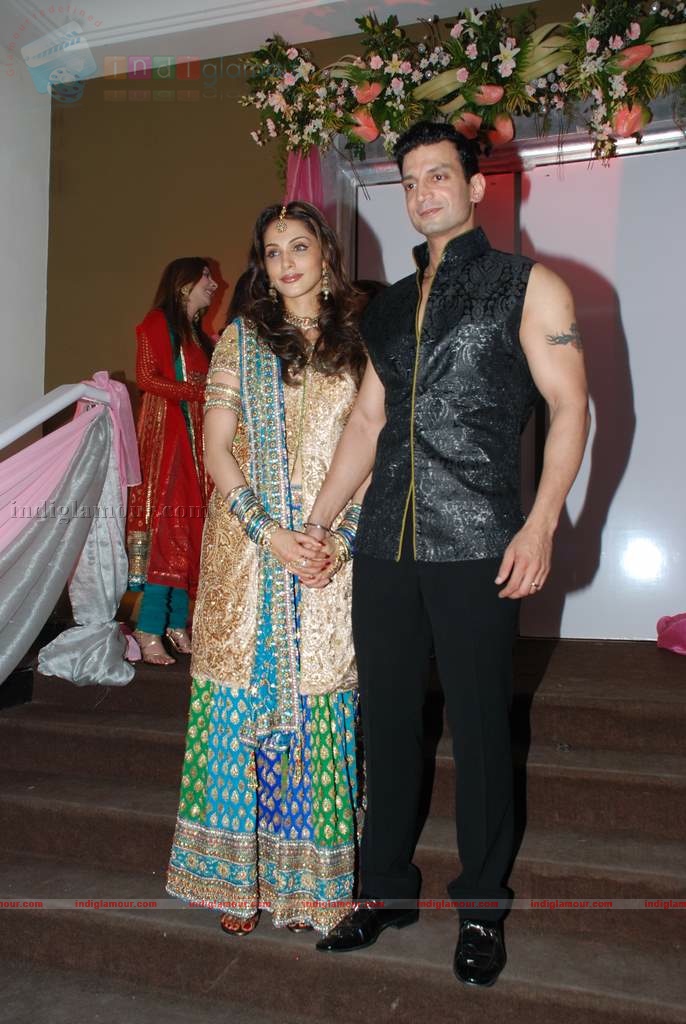 Isha Koppikar's wedding reception Event hd photo