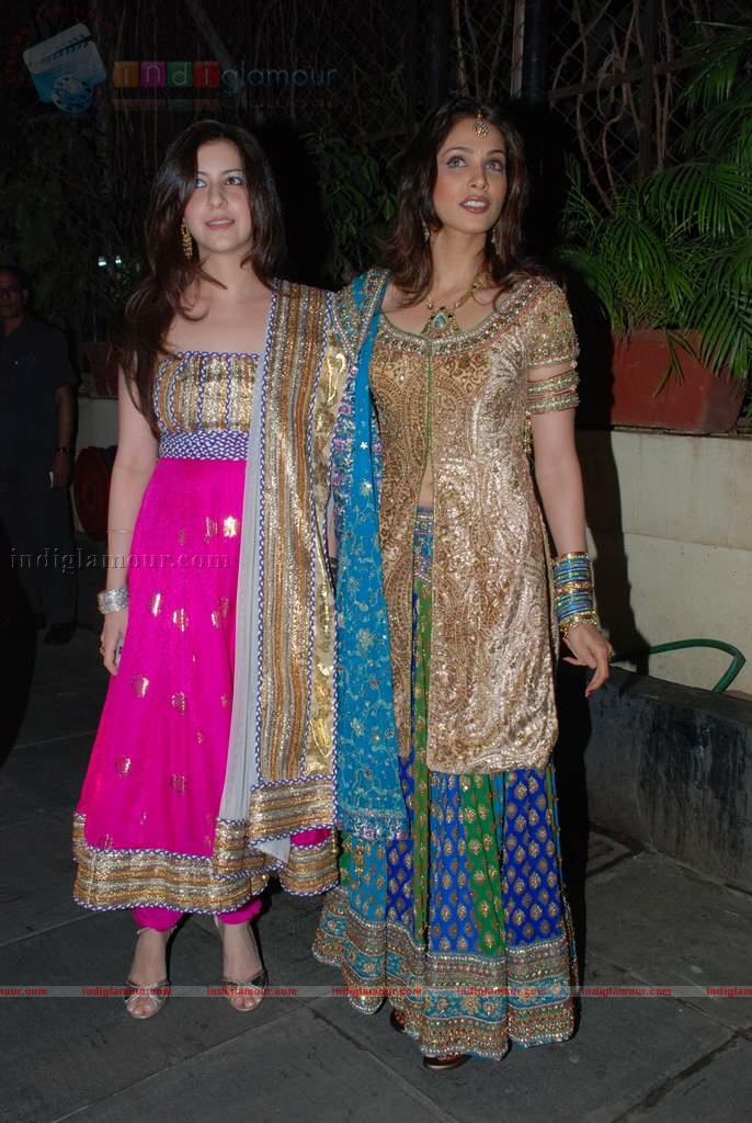 Isha Koppikar's wedding reception Event hd photo