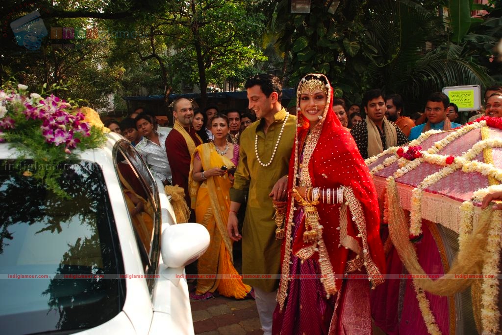 Isha Koppikar's wedding reception Event hd photo