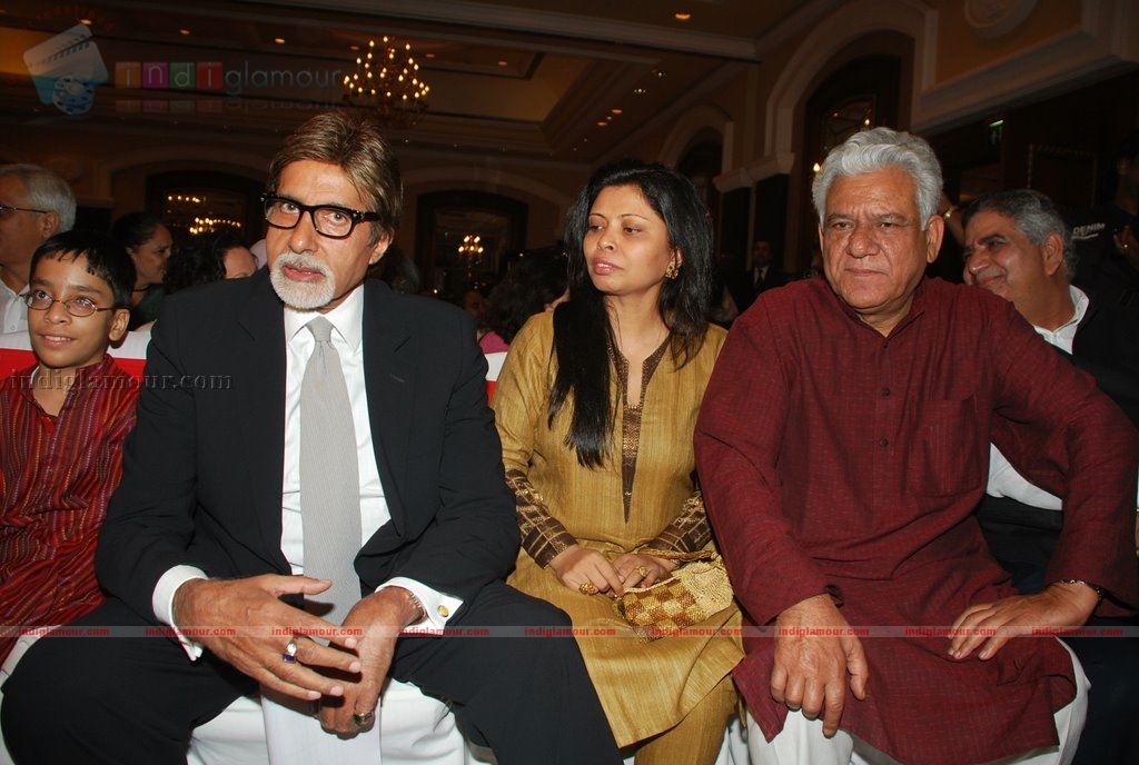 Amitabh Bachchan unveils Om Puri's Unlikely Hero Event hd photo