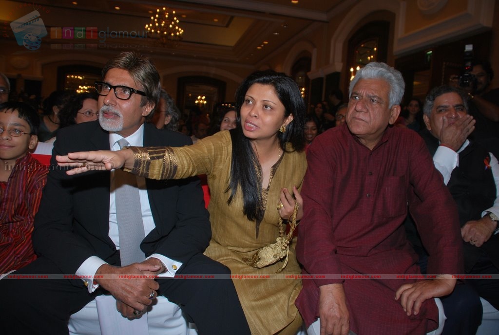 Amitabh Bachchan unveils Om Puri's Unlikely Hero Event hd photo