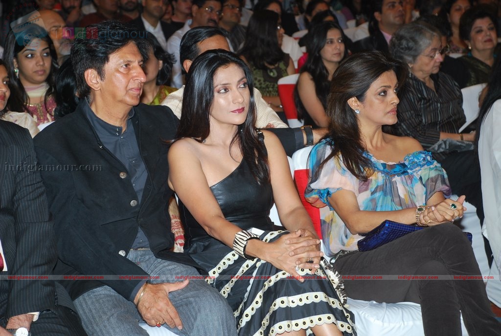 Amitabh Bachchan unveils Om Puri's Unlikely Hero Event hd photo