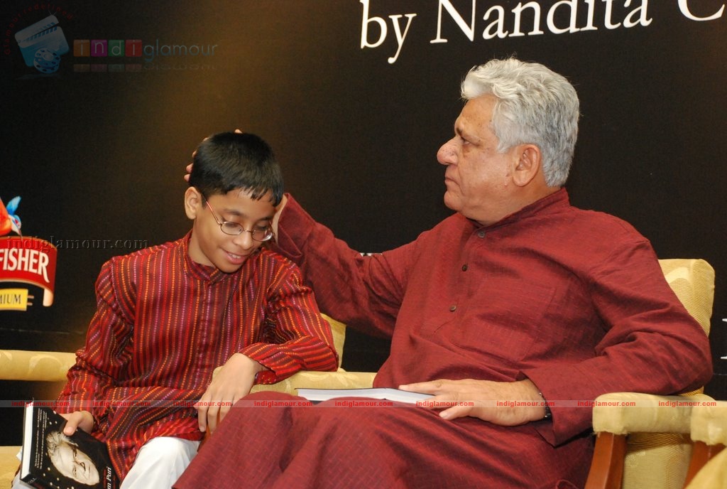 Amitabh Bachchan unveils Om Puri's Unlikely Hero Event hd photo