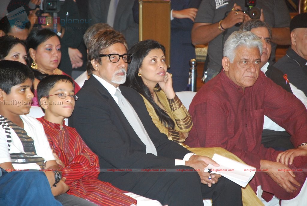 Amitabh Bachchan unveils Om Puri's Unlikely Hero Event hd photo
