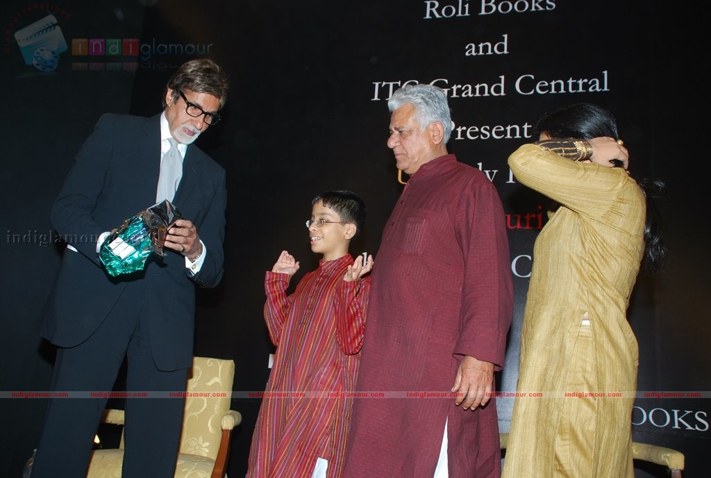 Amitabh Bachchan unveils Om Puri's Unlikely Hero Event hd photo