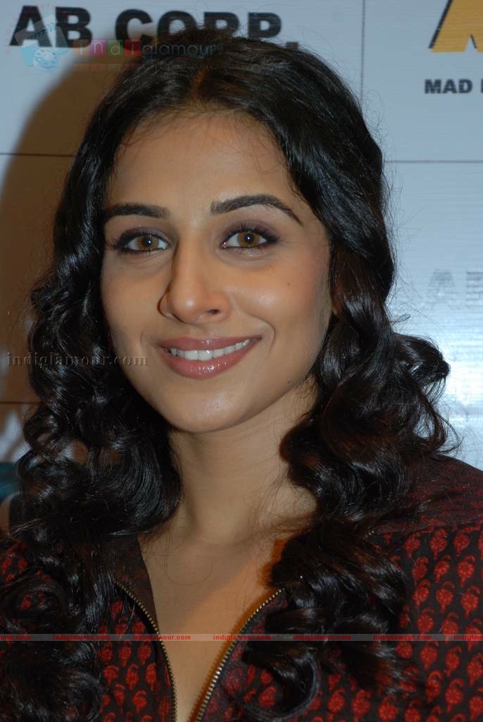 Vidya promotes Pa at Cromo store Event hd photo
