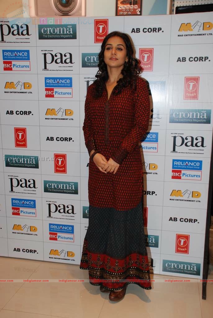 Vidya promotes Pa at Cromo store Event hd photo