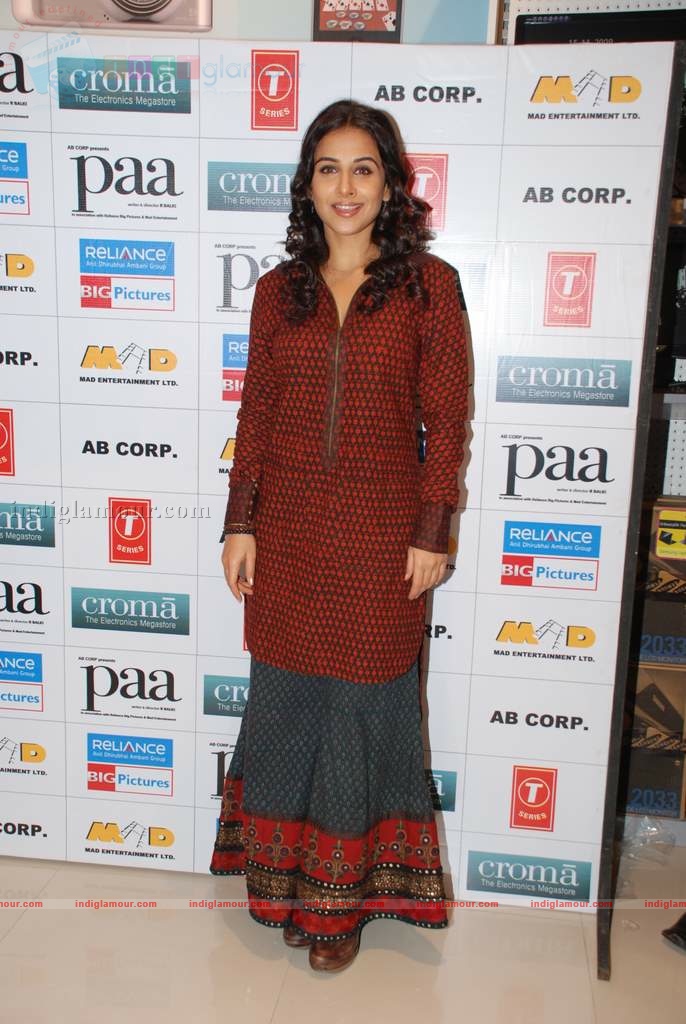 Vidya promotes Pa at Cromo store Event hd photo