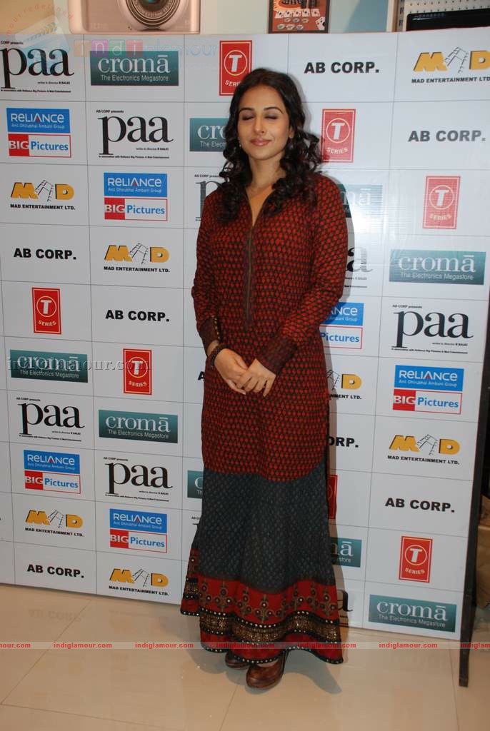 Vidya promotes Pa at Cromo store Event hd photo