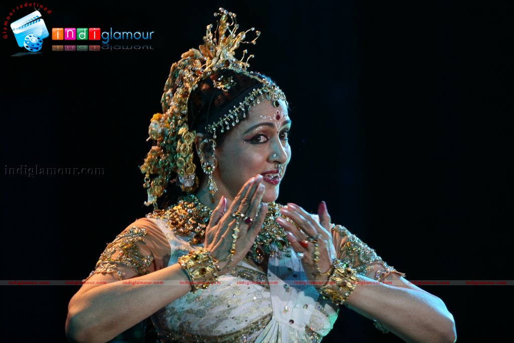 Rani Watches Hema malini's performance Event hd photo