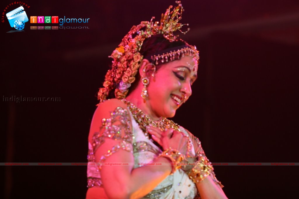 Rani Watches Hema malini's performance Event hd photo