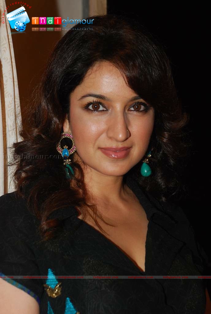 Vidya Balan and Tabu at Priyadarshi Rao and Uttam Ghosh fashion Event hd photo