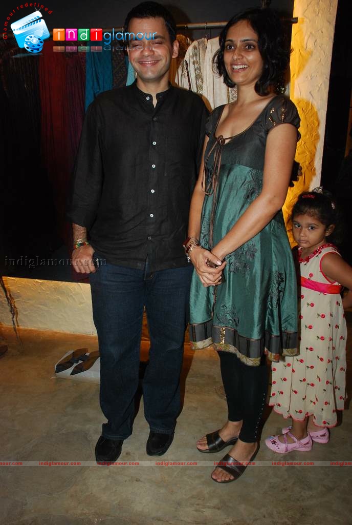 Vidya Balan and Tabu at Priyadarshi Rao and Uttam Ghosh fashion Event hd photo