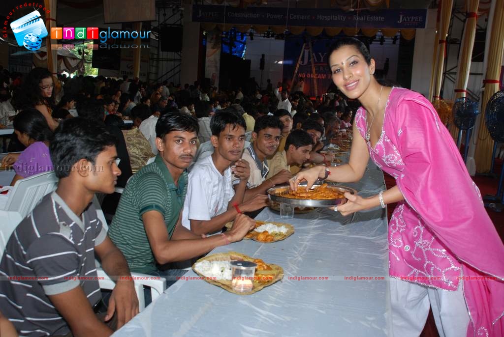Rani Mukherji Event hd photo