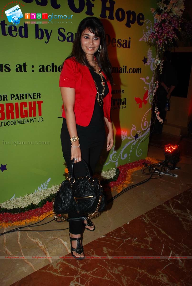 Pooja Bedi inaugurates Gitanjali lifestyle A Chest of Hope exhibition Event hd photo