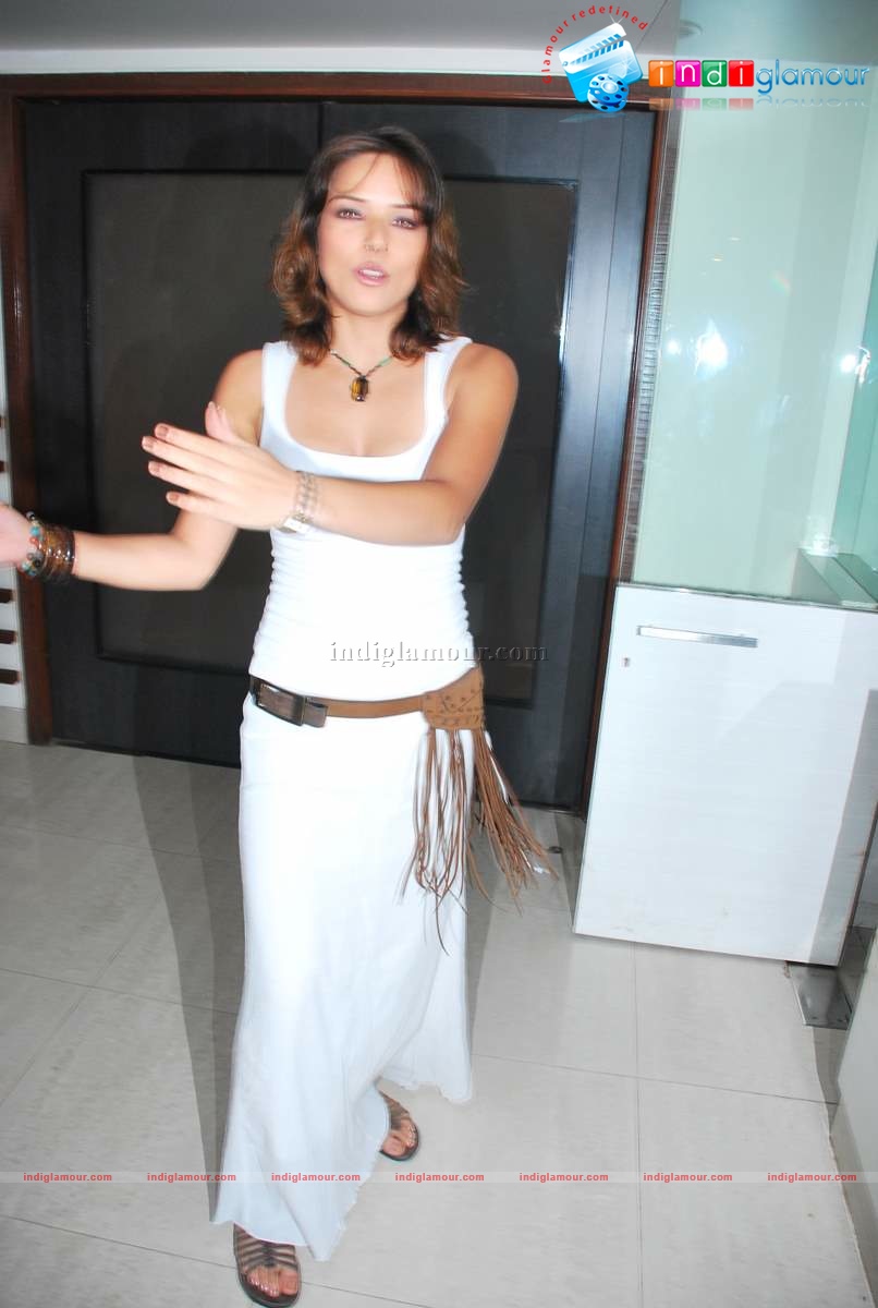 Udita Goswami, Ruslaan at Chase film bash Event hd photo