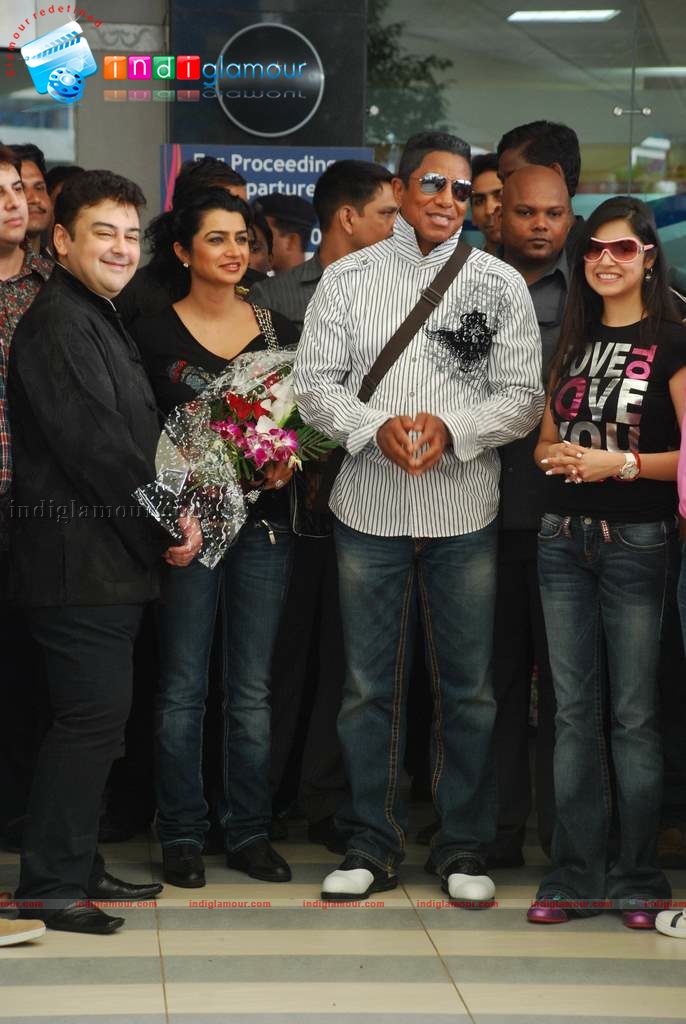 Jermaine Jackson arrives in Mumbai to record with Adnan Sami  Event hd photo