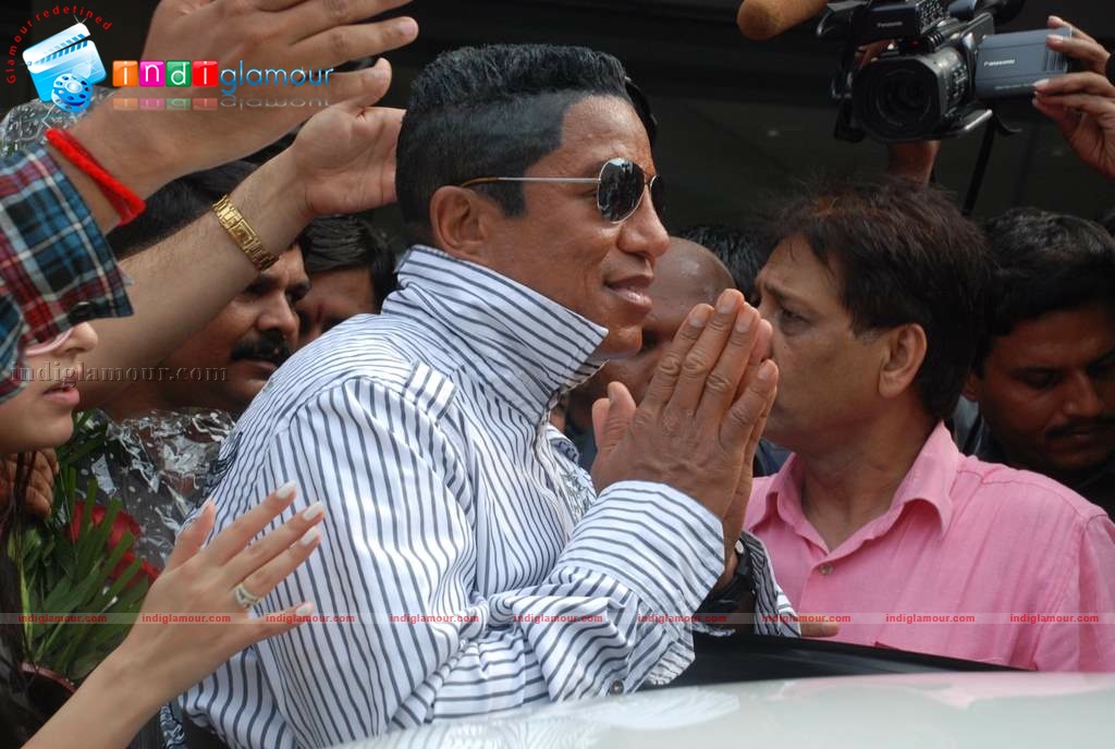 Jermaine Jackson arrives in Mumbai to record with Adnan Sami  Event hd photo