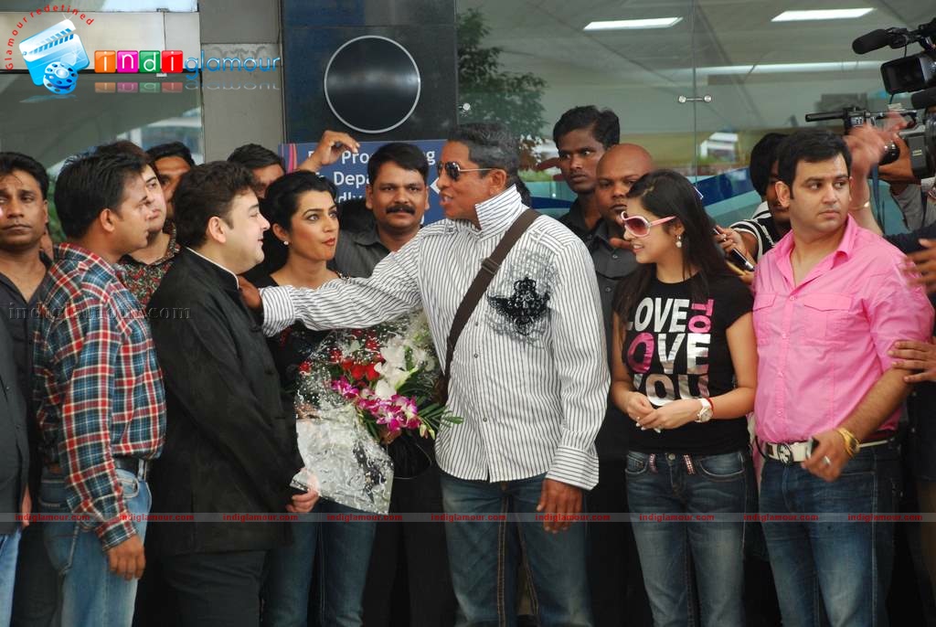 Jermaine Jackson arrives in Mumbai to record with Adnan Sami  Event hd photo