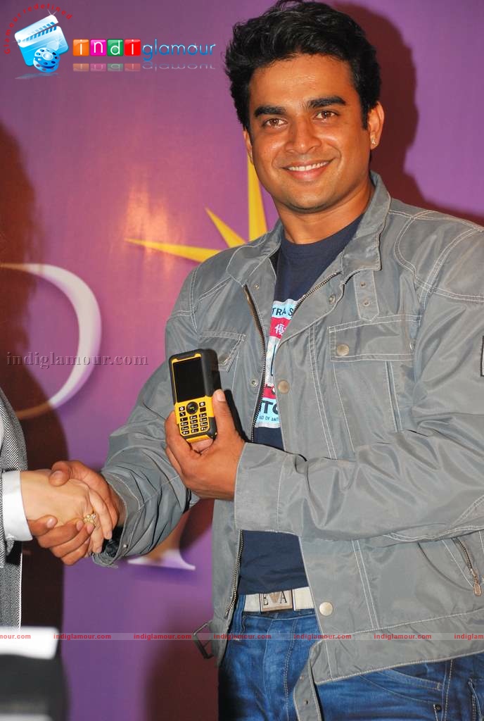 Madhavan launches Spark Mobile Event hd photo
