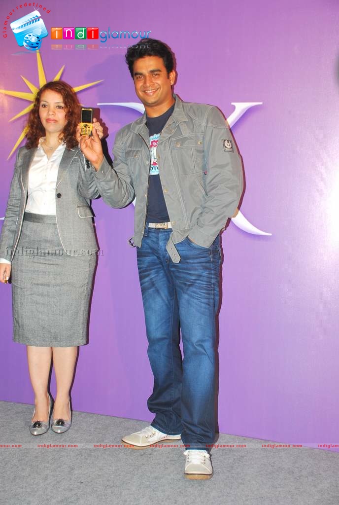 Madhavan launches Spark Mobile Event hd photo