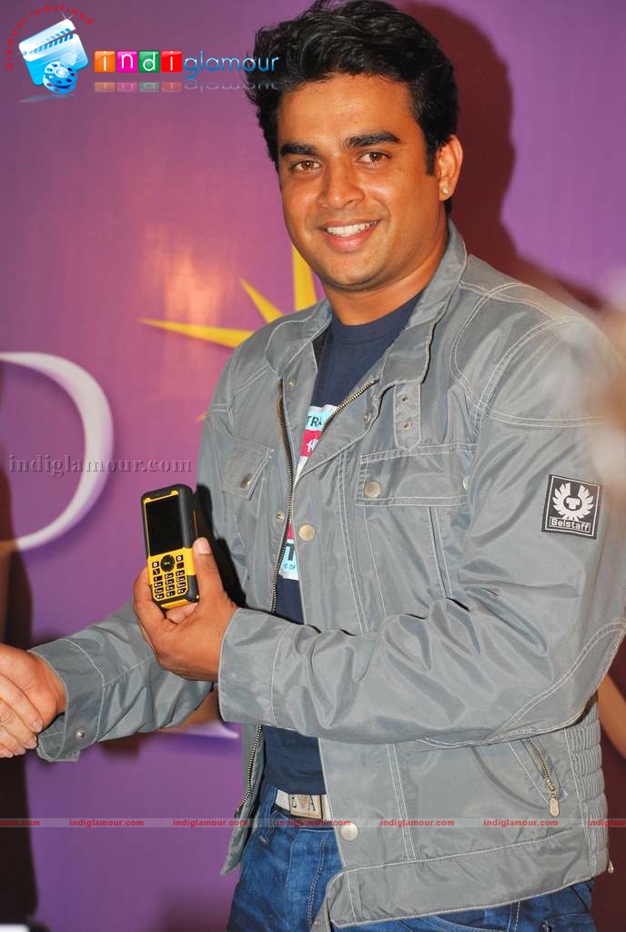 Madhavan launches Spark Mobile Event hd photo